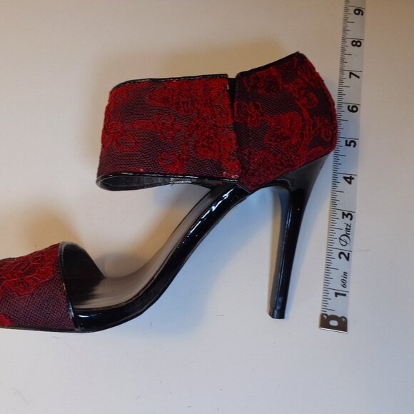 Carlos Women's Red Black Embroidered High Heel Leather Sandal with‎ Zip Size 7M - Picture 7 of 9